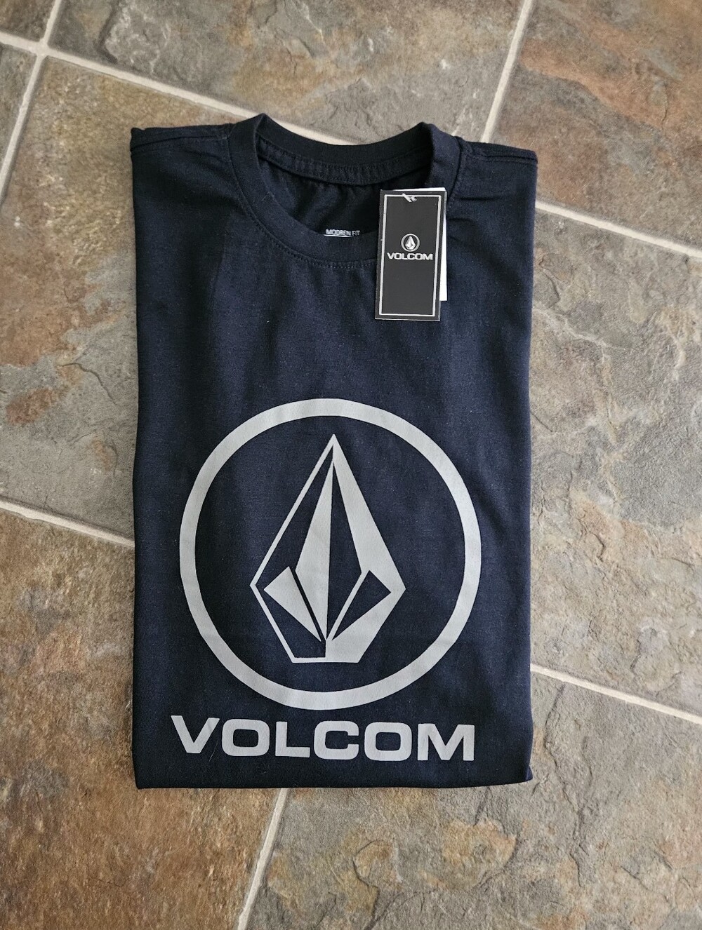 NWT Volcom Modern Fit T-Shirt